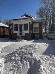 556 Wimmer Place, East St Louis, IL 62205