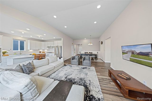 30153 Turtle Creek, New Hudson, MI 48165