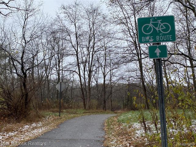 30153 Turtle Creek, New Hudson, MI 48165