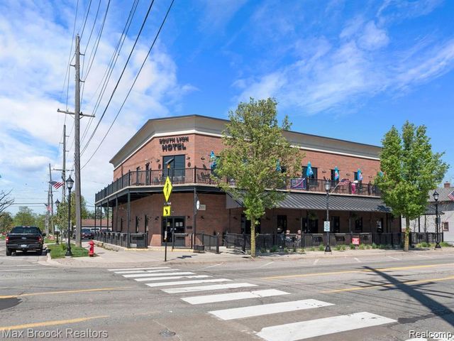 30153 Turtle Creek, New Hudson, MI 48165