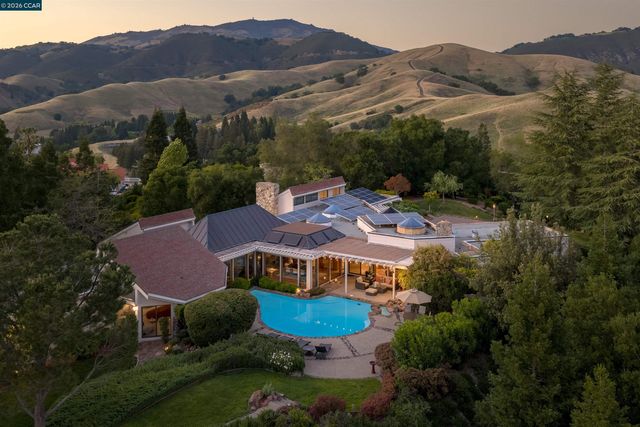 2305 Saddleback Dr, Danville, CA 94506