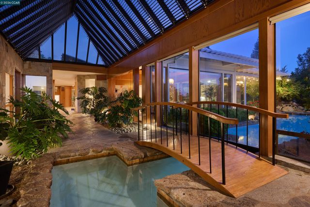 2305 Saddleback Dr, Danville, CA 94506