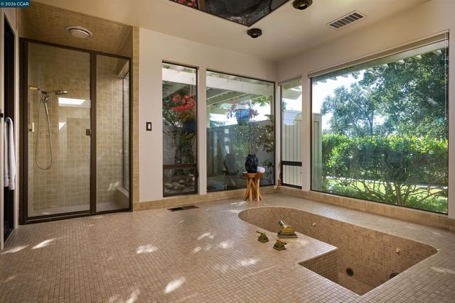 2305 Saddleback Dr, Danville, CA 94506