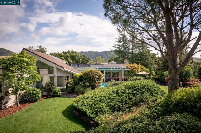 2305 Saddleback Dr, Danville, CA 94506