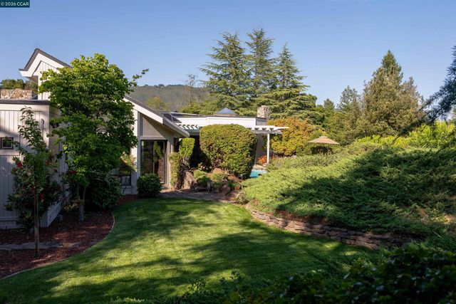 2305 Saddleback Dr, Danville, CA 94506