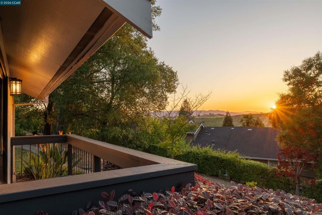 2305 Saddleback Dr, Danville, CA 94506