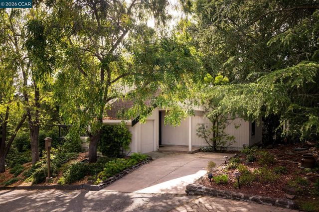 2305 Saddleback Dr, Danville, CA 94506