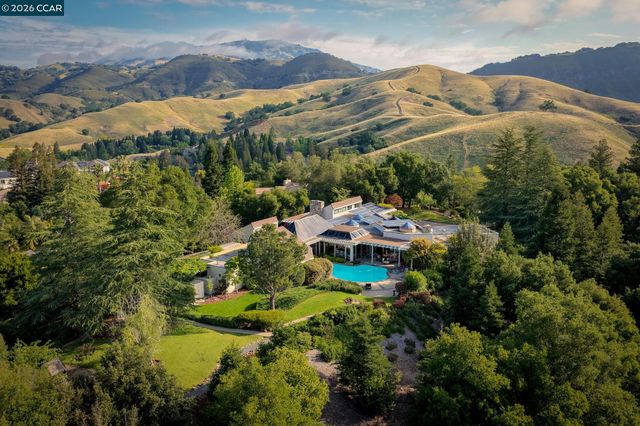 2305 Saddleback Dr, Danville, CA 94506