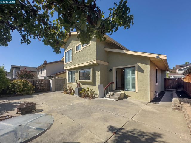 319 Oak Glen Ct, Martinez, CA 94553