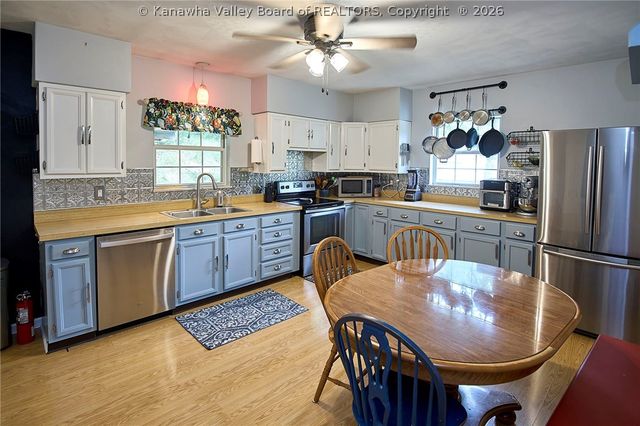 115 Mountaineer Lane, Charleston, WV 25312