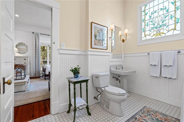 2016 Dauphin Street, Mobile, AL 36606