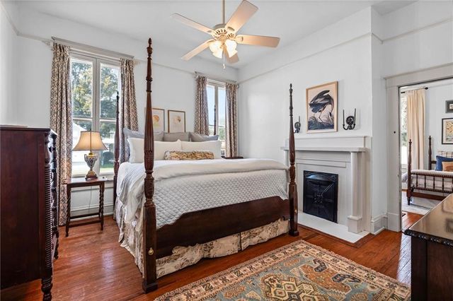 2016 Dauphin Street, Mobile, AL 36606