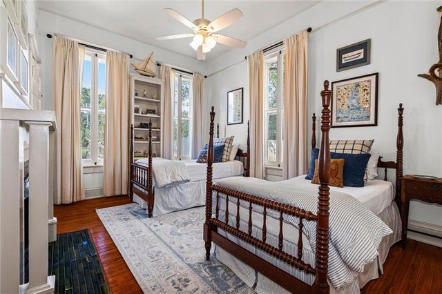 2016 Dauphin Street, Mobile, AL 36606