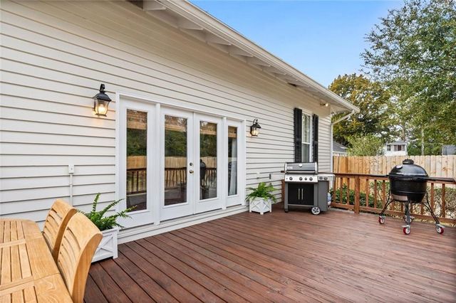 2016 Dauphin Street, Mobile, AL 36606