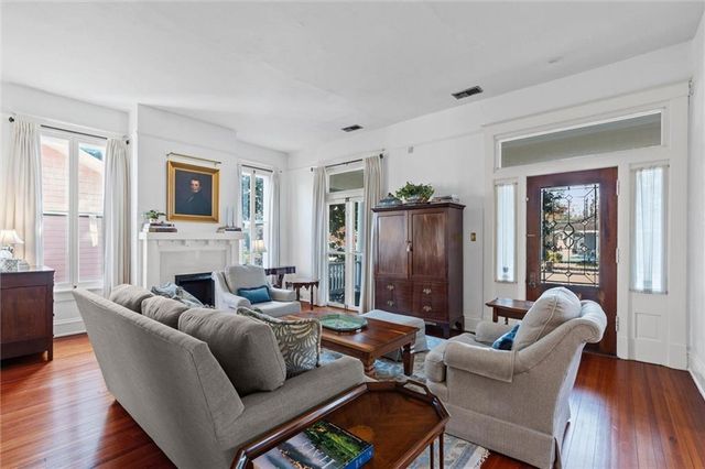 2016 Dauphin Street, Mobile, AL 36606