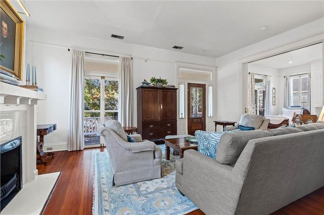 2016 Dauphin Street, Mobile, AL 36606