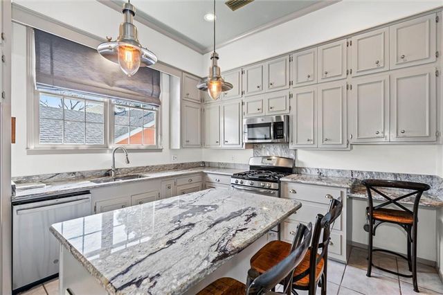 2016 Dauphin Street, Mobile, AL 36606