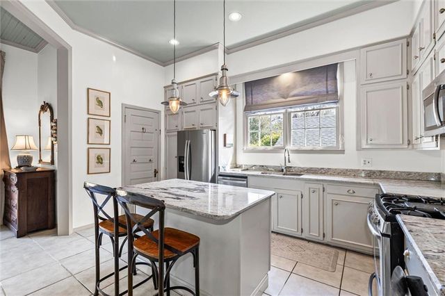 2016 Dauphin Street, Mobile, AL 36606