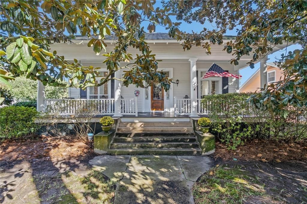 2016 Dauphin Street, Mobile, AL 36606