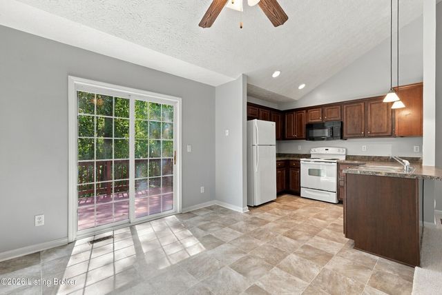 332 Reserves Blvd, Shepherdsville, KY 40165