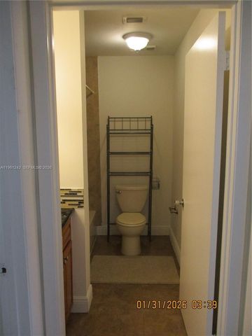 3200 NW 46th St 205, Oakland Park, FL 33309