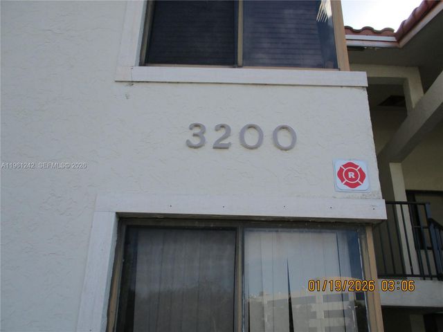 3200 NW 46th St 205, Oakland Park, FL 33309