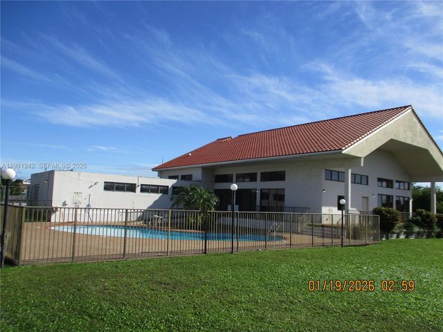 3200 NW 46th St 205, Oakland Park, FL 33309