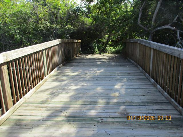 3200 NW 46th St 205, Oakland Park, FL 33309