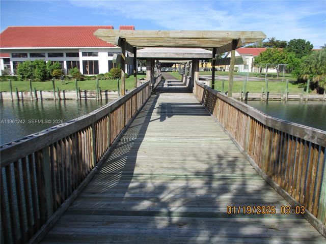 3200 NW 46th St 205, Oakland Park, FL 33309