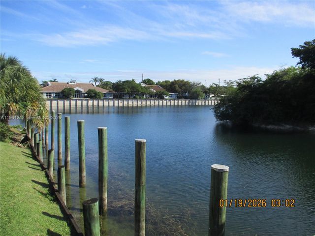 3200 NW 46th St 205, Oakland Park, FL 33309