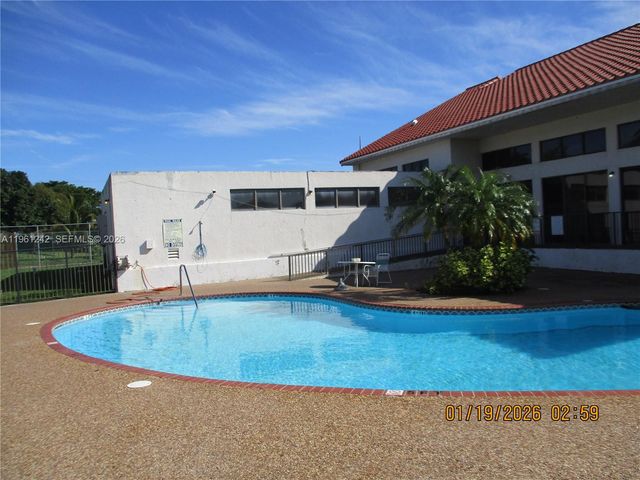 3200 NW 46th St 205, Oakland Park, FL 33309