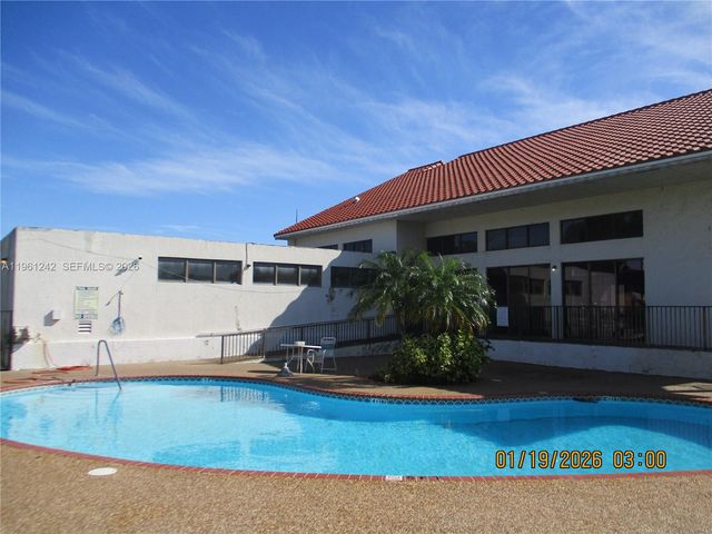 3200 NW 46th St 205, Oakland Park, FL 33309