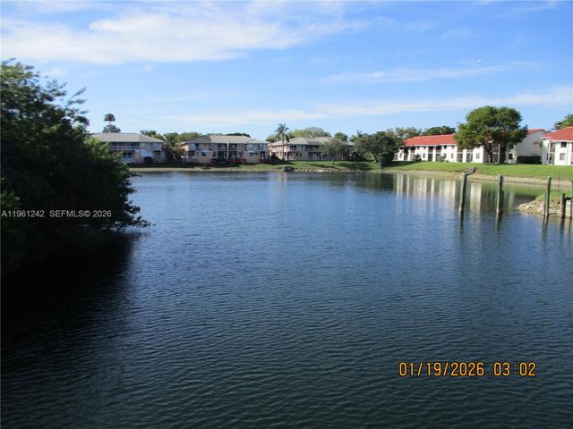 3200 NW 46th St 205, Oakland Park, FL 33309