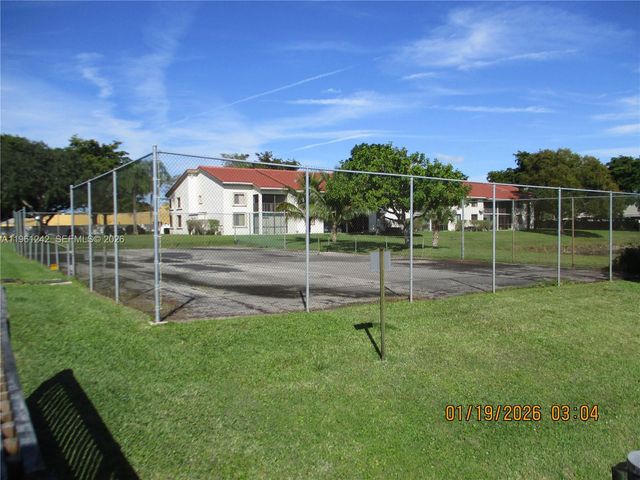 3200 NW 46th St 205, Oakland Park, FL 33309