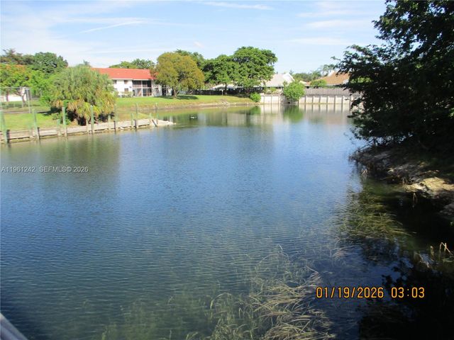 3200 NW 46th St 205, Oakland Park, FL 33309