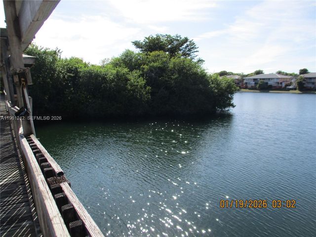 3200 NW 46th St 205, Oakland Park, FL 33309