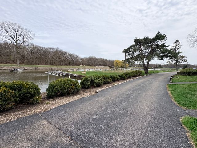 52 Oak Hill Colony 5, Fox Lake, IL 60020