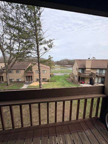 52 Oak Hill Colony 5, Fox Lake, IL 60020