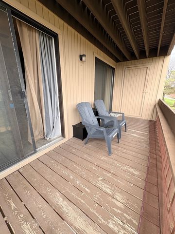 52 Oak Hill Colony 5, Fox Lake, IL 60020