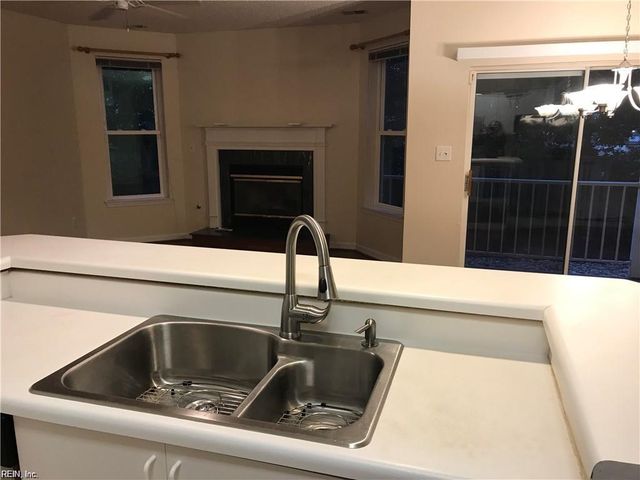 2304 Beach Haven Dr Apt 101, Virginia Beach, VA 23451