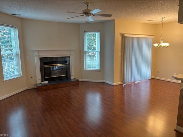 2304 Beach Haven Dr Apt 101, Virginia Beach, VA 23451