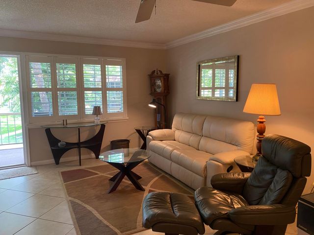351 NE 19th Place 217k, Wilton Manors, FL 33305