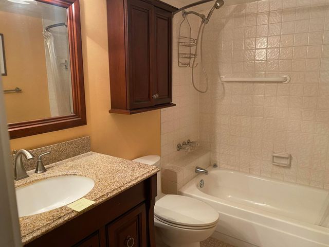 351 NE 19th Place 217k, Wilton Manors, FL 33305