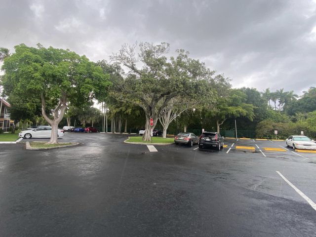 351 NE 19th Place 217k, Wilton Manors, FL 33305