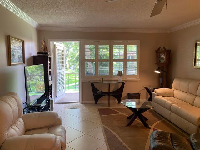 351 NE 19th Place 217k, Wilton Manors, FL 33305