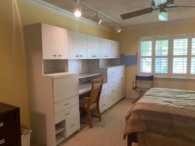 351 NE 19th Place 217k, Wilton Manors, FL 33305