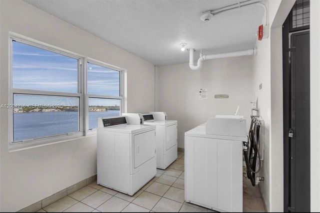 1175 NE Miami Gardens Dr 202, Miami, FL 33179