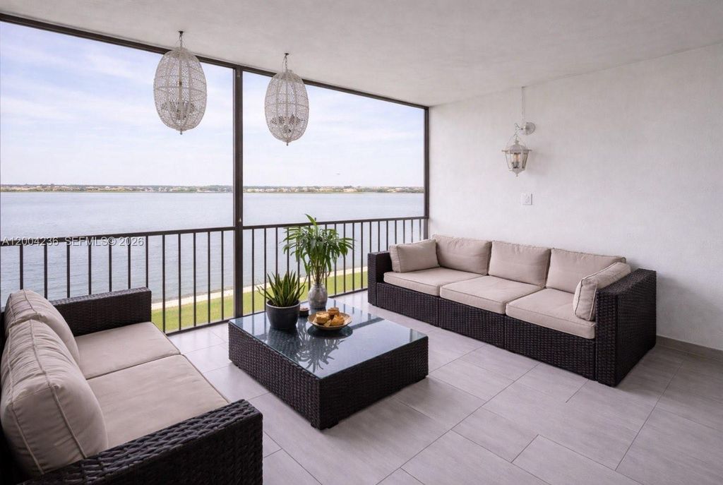 1175 NE Miami Gardens Dr 202, Miami, FL 33179