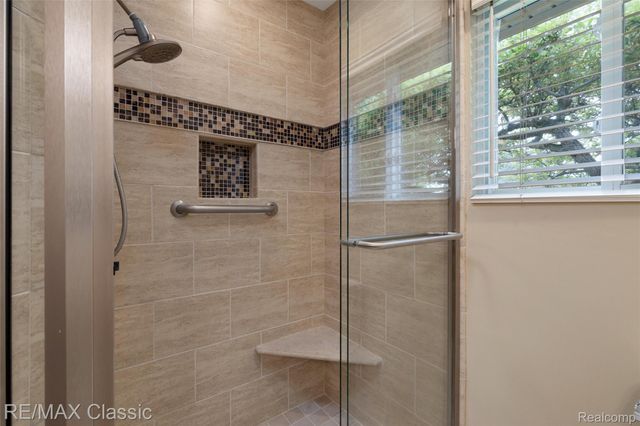804 Bonita Drive, White Lake Charter Township, MI 48383