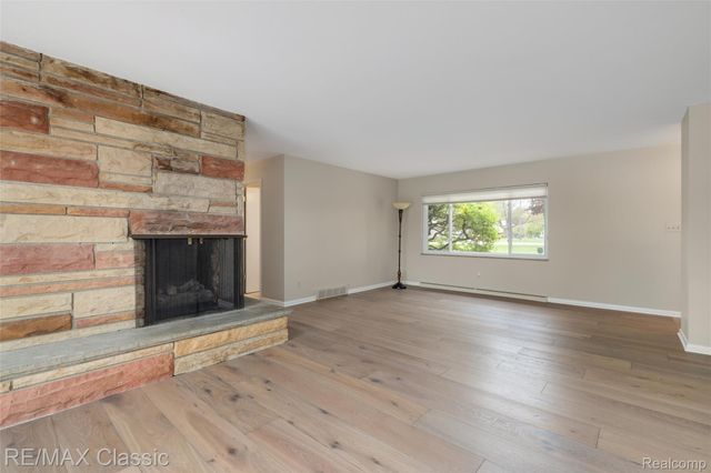 804 Bonita Drive, White Lake Charter Township, MI 48383